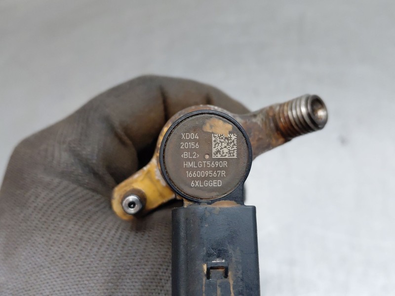 Recambio de inyector para renault master iii furgón referencia OEM IAM 166009567R  