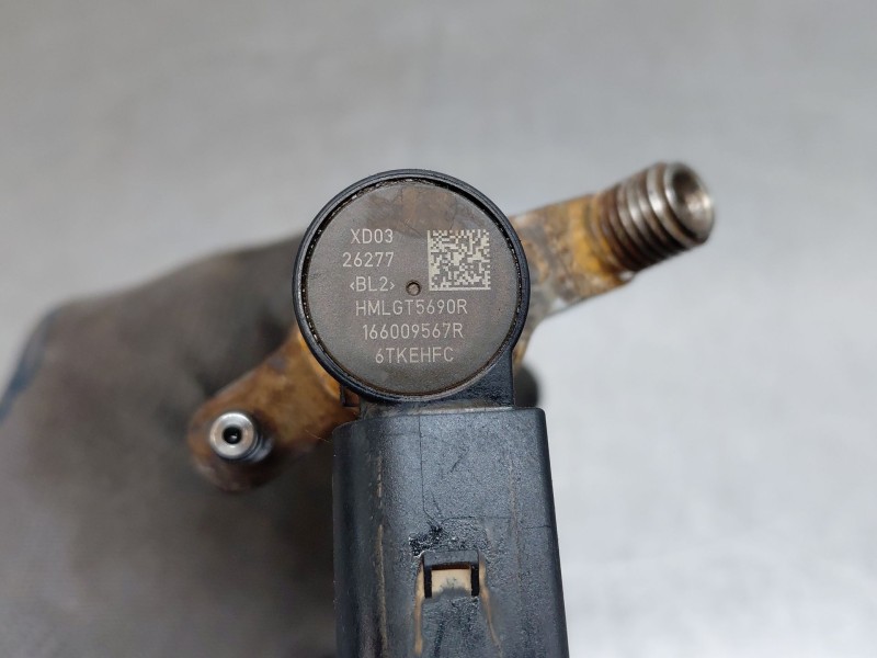 Recambio de inyector para renault master iii furgón referencia OEM IAM 166009567R  