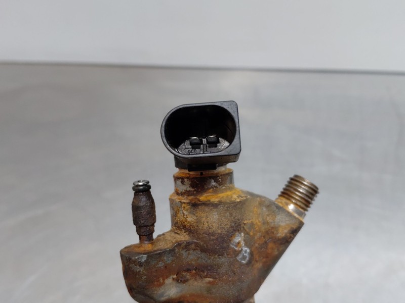 Recambio de inyector para renault master iii furgón referencia OEM IAM 166009567R  