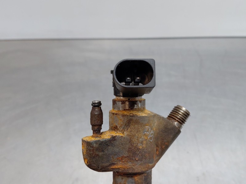 Recambio de inyector para renault master iii furgón referencia OEM IAM 166009567R  