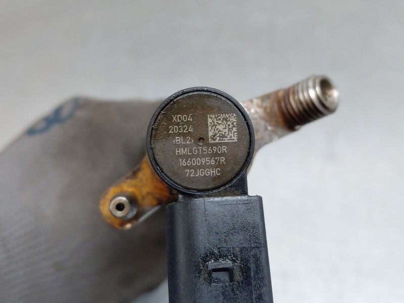 Recambio de inyector para renault master iii furgón referencia OEM IAM 166009567R  