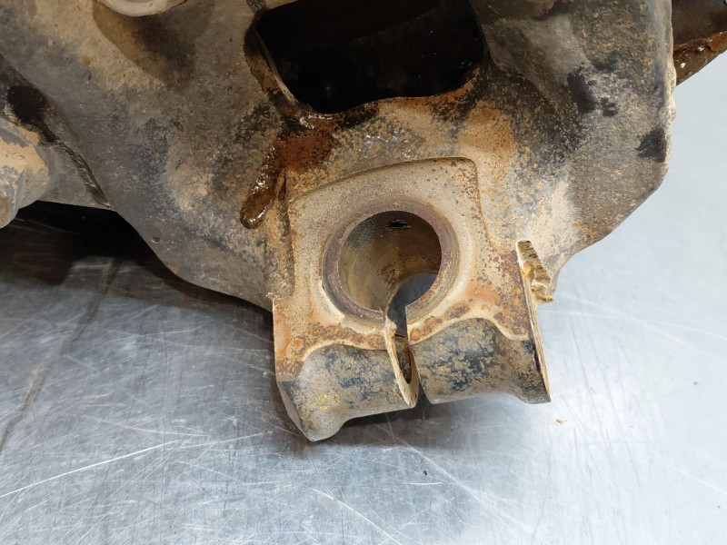 Recambio de mangueta delantera izquierda para nissan navara pick-up (np300) 4x4 referencia OEM IAM 400155XA0A  