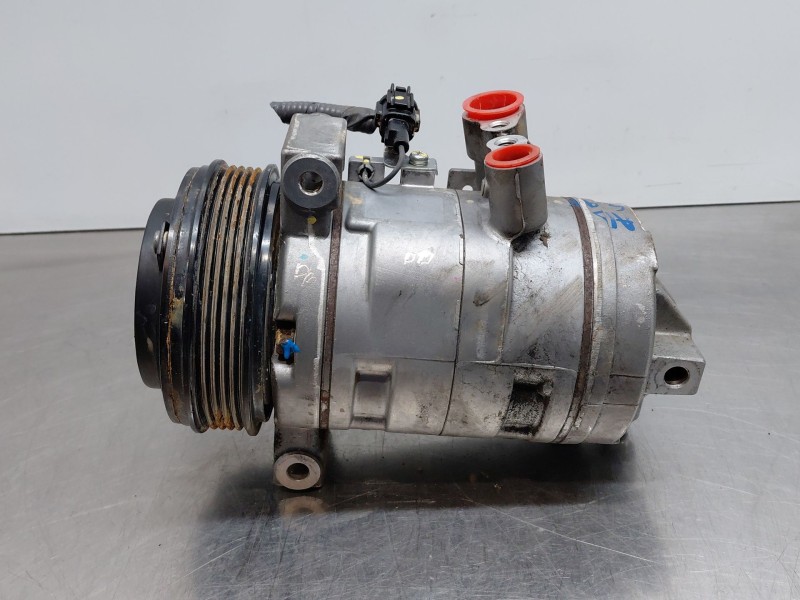 Recambio de compresor aire acondicionado para nissan navara pick-up (np300) 4x4 referencia OEM IAM 926004JA1A  