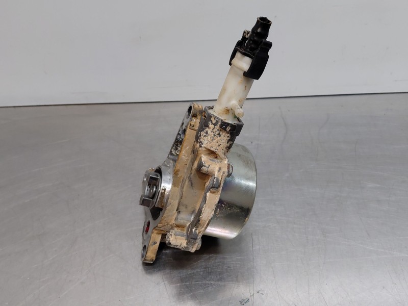 Recambio de depresor freno / bomba vacio para renault master iii furgón referencia OEM IAM 146505335R  