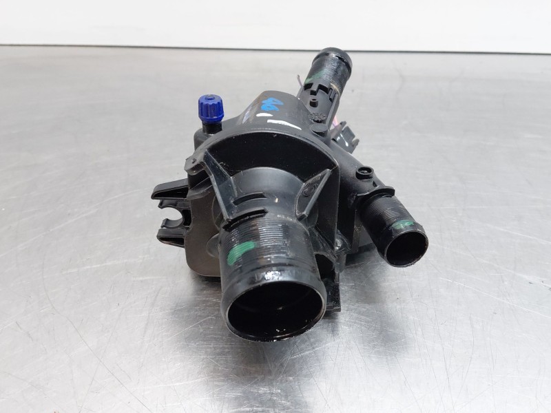 Recambio de termostato para renault master iii furgón referencia OEM IAM 110604371R  