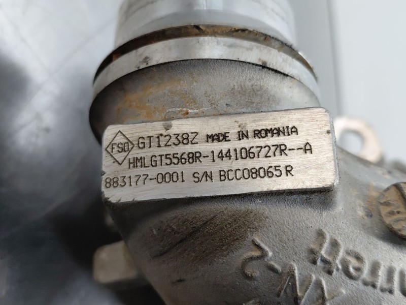 Recambio de colector escape para renault master iii furgón referencia OEM IAM 144106727R HMLGT5568R 