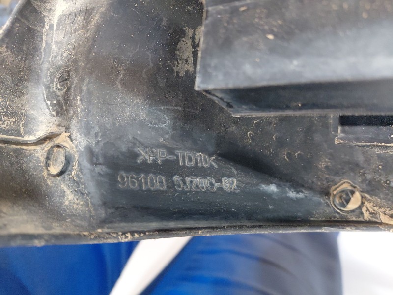 Recambio de faldon lateral para nissan navara pick-up (np300) 4x4 referencia OEM IAM 961005JZ0C  