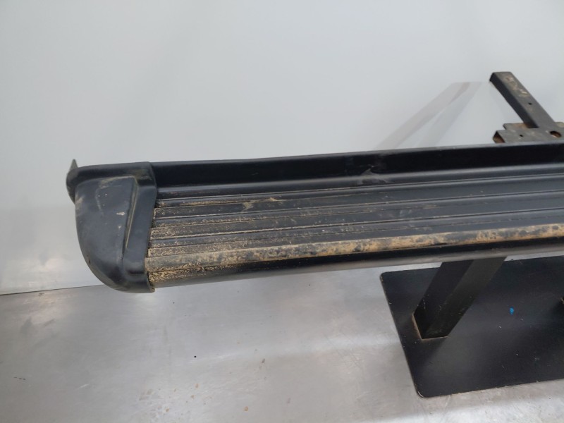 Recambio de faldon lateral para nissan navara pick-up (np300) 4x4 referencia OEM IAM 961005JZ0C  