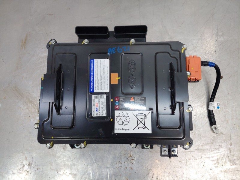 Recambio de bateria para hyundai tucson hybrid referencia OEM IAM   