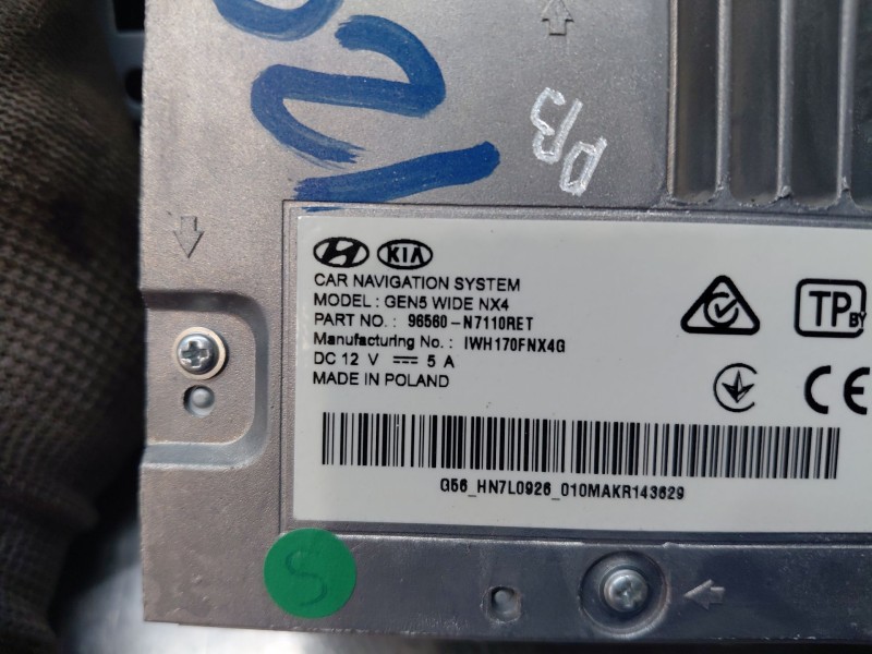 Recambio de sistema audio / radio cd para hyundai tucson hybrid referencia OEM IAM 96560N7110  