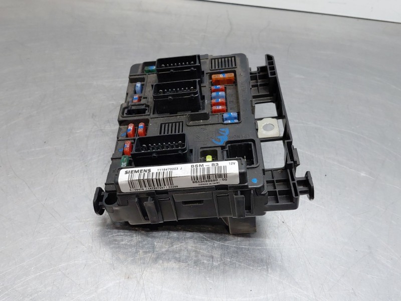 Recambio de caja reles / fusibles para citroën xsara picasso (n68) 1.6 hdi referencia OEM IAM 9643498880  
