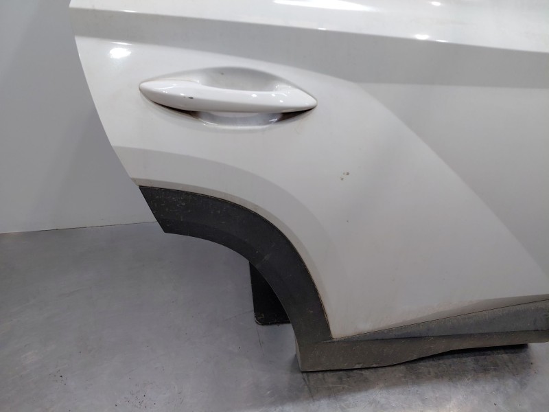 Recambio de puerta trasera derecha para hyundai tucson hybrid referencia OEM IAM 77004N7010  