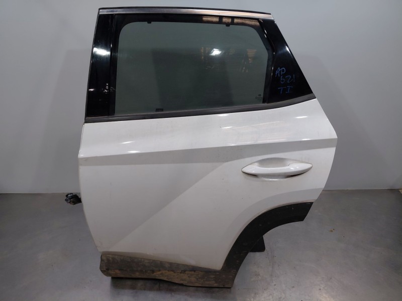 Recambio de puerta trasera izquierda para hyundai tucson hybrid referencia OEM IAM 77003N7010  