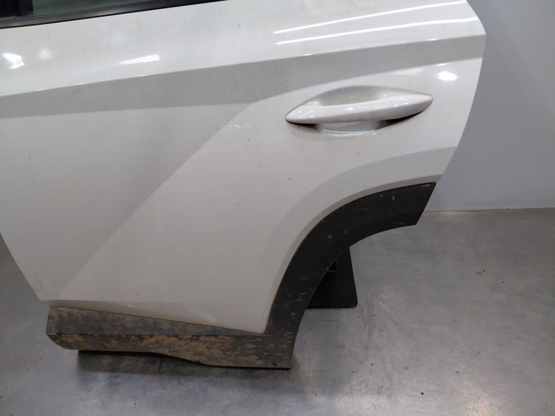 Recambio de puerta trasera izquierda para hyundai tucson hybrid referencia OEM IAM 77003N7010  