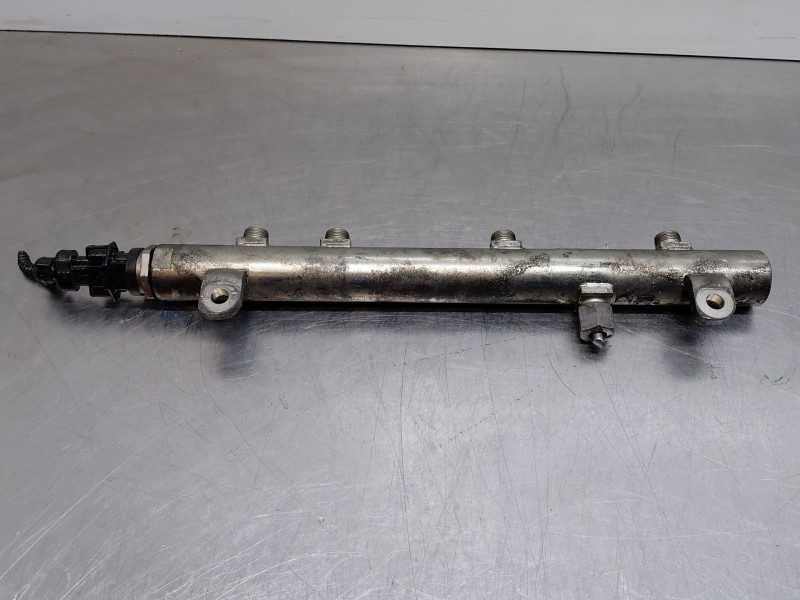 Recambio de rampa inyectora para fiat ducato 250 furgón multijet referencia OEM IAM 5801386699  