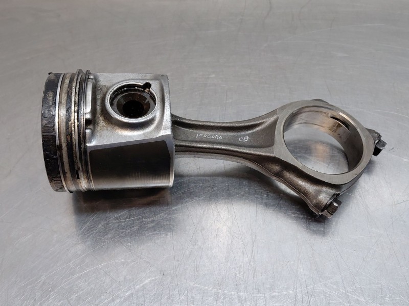 Recambio de biela para fiat ducato 250 furgón multijet referencia OEM IAM 504386684  