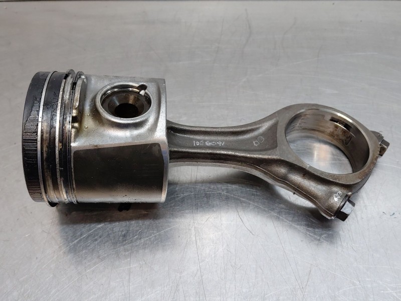 Recambio de biela para fiat ducato 250 furgón multijet referencia OEM IAM 504386684  