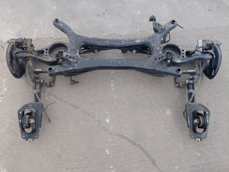 Recambio de puente trasero para toyota prius (zvw50) hybrid referencia OEM IAM 5120647012  