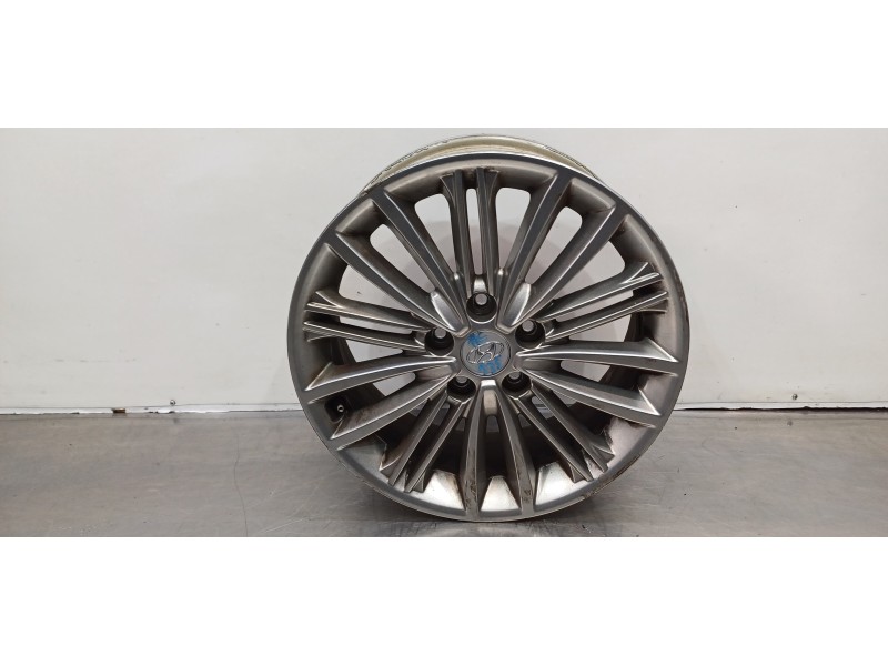 Recambio de llanta para hyundai kona klass 2wd referencia OEM IAM 52910J9200  