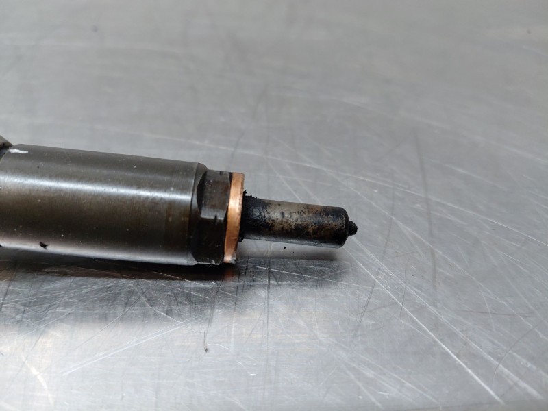 Recambio de inyector para peugeot 208 bluehdi referencia OEM IAM 9802448680  