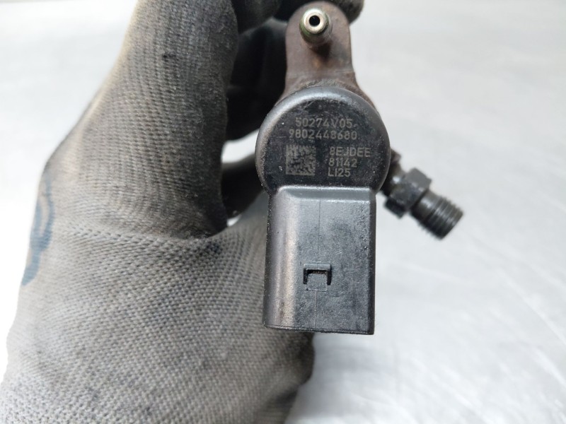 Recambio de inyector para peugeot 208 bluehdi referencia OEM IAM 9802448680  