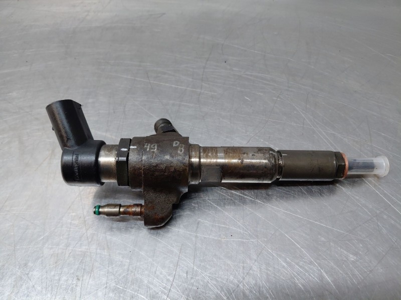 Recambio de inyector para peugeot 208 bluehdi referencia OEM IAM 9802448680  