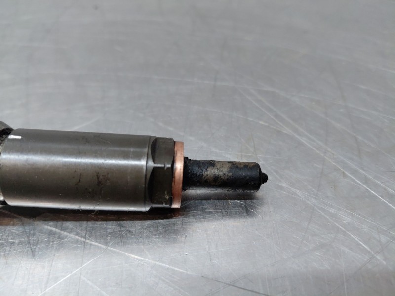 Recambio de inyector para peugeot 208 bluehdi referencia OEM IAM 9802448680  