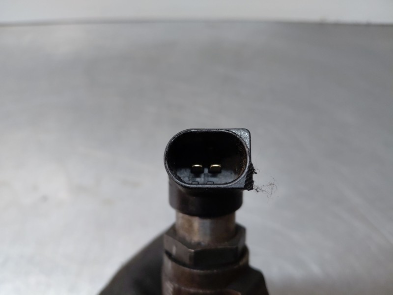 Recambio de inyector para peugeot 208 bluehdi referencia OEM IAM 9802448680  