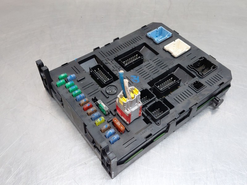 Recambio de caja reles / fusibles para citroën c5 ii (rc_) 1.8 16v (rc6fzb) referencia OEM IAM   