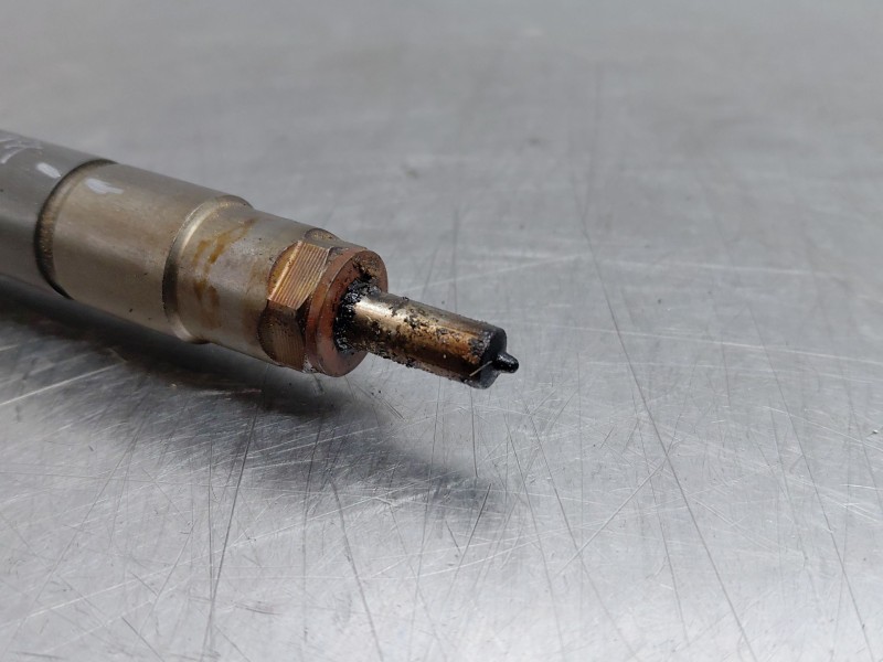 Recambio de inyector para fiat ducato 250 furgón multijet referencia OEM IAM 0445110418  