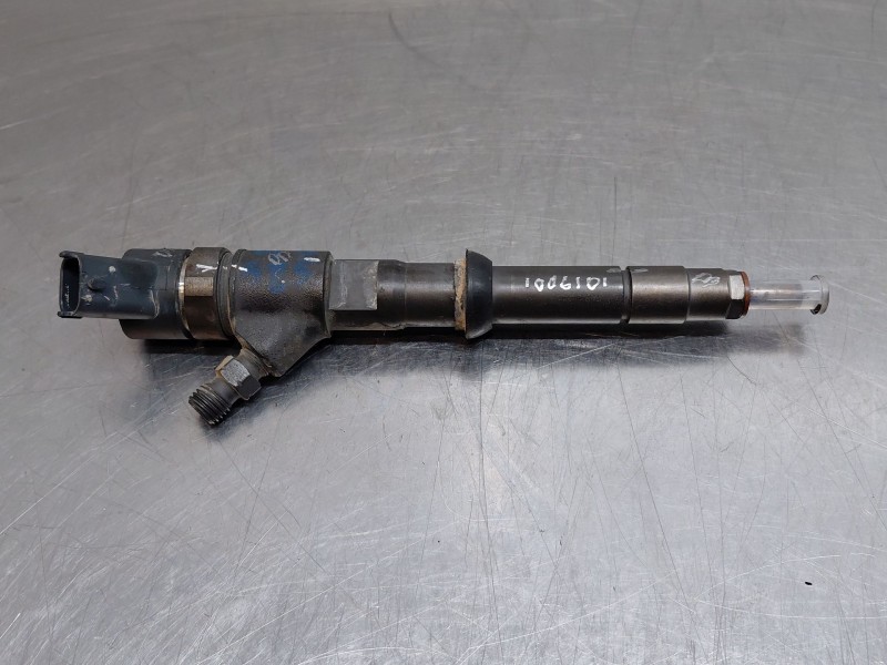 Recambio de inyector para fiat ducato 250 furgón multijet referencia OEM IAM 0445110418  