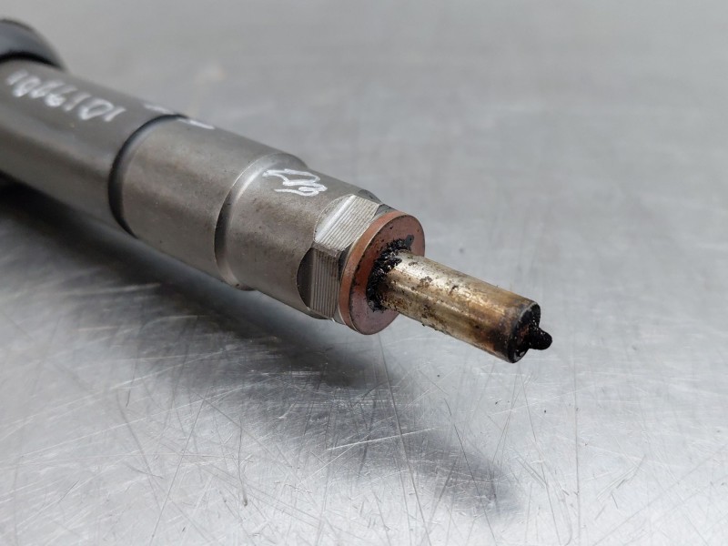 Recambio de inyector para fiat ducato 250 furgón multijet referencia OEM IAM 0445110418  