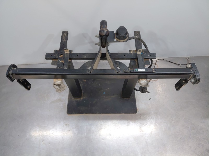 Recambio de enganche remolque para hyundai tucson hybrid referencia OEM IAM   