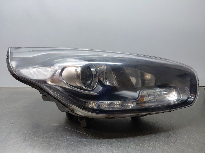 Recambio de faro derecho para kia carens iv 1.7 crdi referencia OEM IAM   