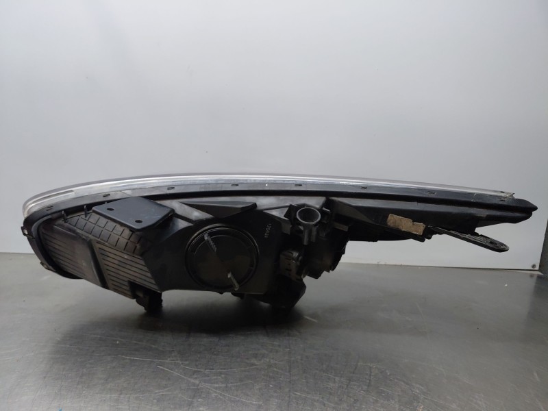 Recambio de faro derecho para kia carens iv 1.7 crdi referencia OEM IAM   