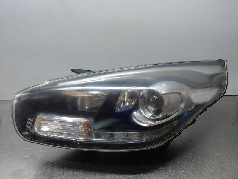 Recambio de faro izquierdo para kia carens iv 1.7 crdi referencia OEM IAM   