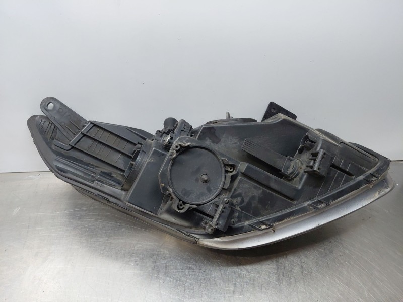 Recambio de faro izquierdo para kia carens iv 1.7 crdi referencia OEM IAM   