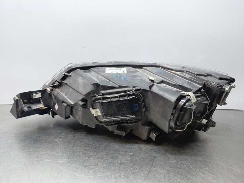 Recambio de faro derecho para seat ateca style go referencia OEM IAM   