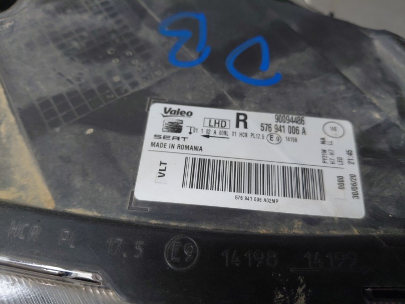 Recambio de faro derecho para seat ateca style go referencia OEM IAM   
