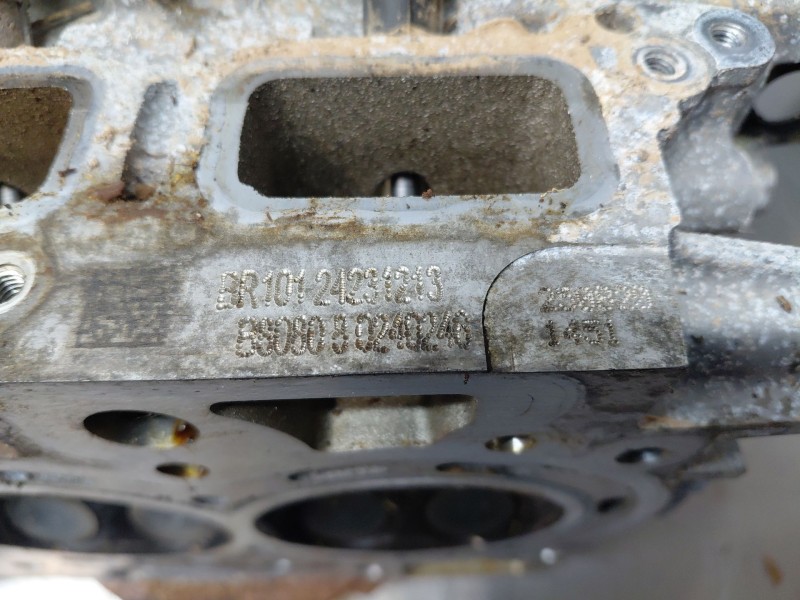 Recambio de culata para dacia sandero essence referencia OEM IAM 110415417R  