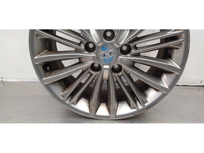 Recambio de llanta para hyundai kona klass 2wd referencia OEM IAM 52910J9200  