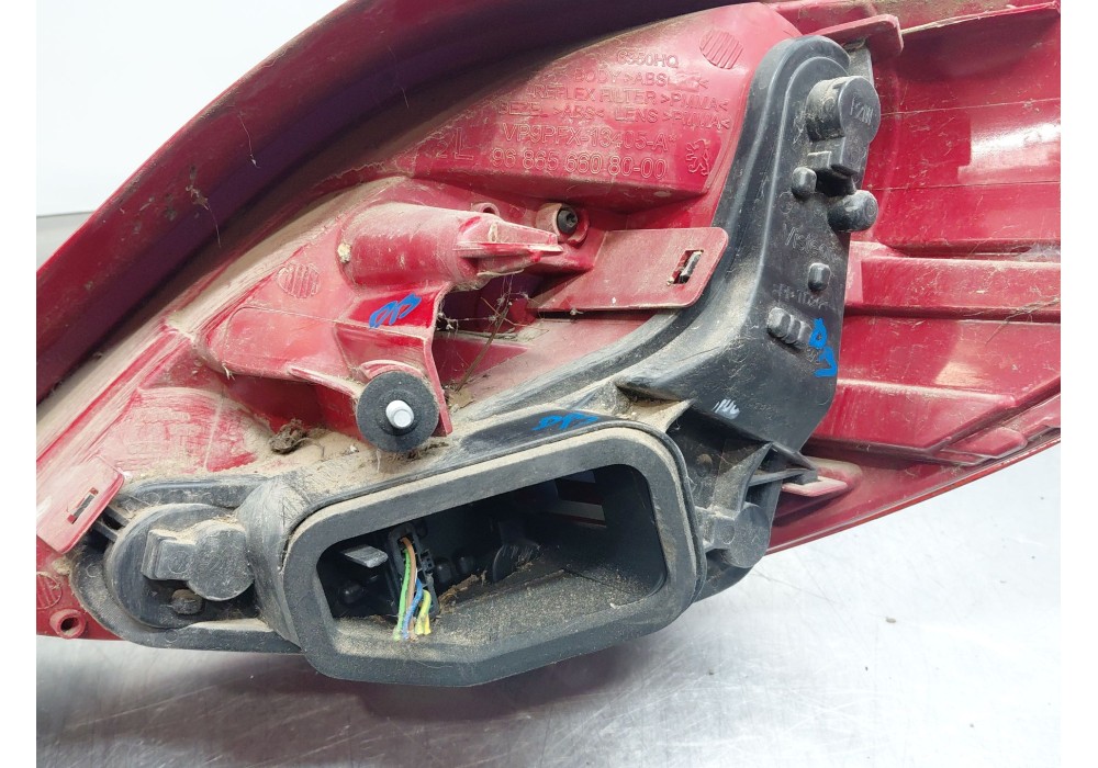 Recambio de piloto trasero izquierdo para peugeot 207/207+ (wa_, wc_) 1.4 16v referencia OEM IAM 6350HQ 9686566080 