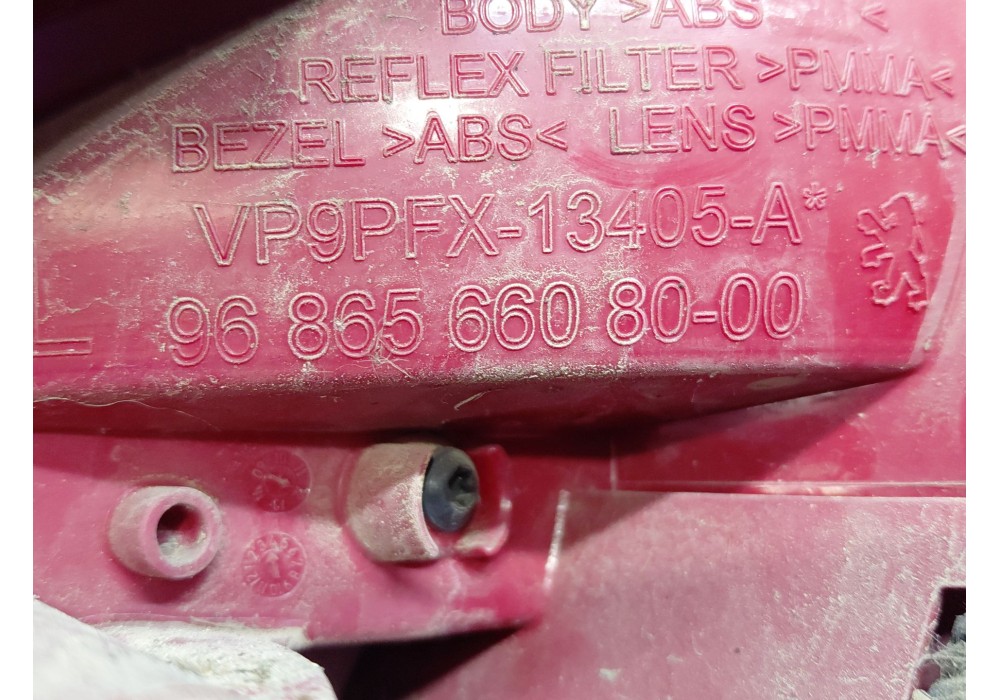 Recambio de piloto trasero izquierdo para peugeot 207/207+ (wa_, wc_) 1.4 16v referencia OEM IAM 6350HQ 9686566080 