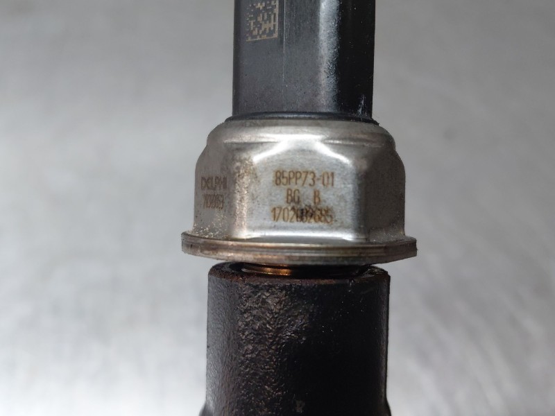 Recambio de rampa inyectora para nissan nv 400 l3h2 referencia OEM IAM 175217543R  