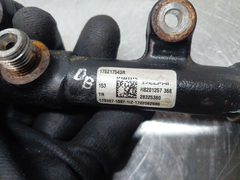 Recambio de rampa inyectora para nissan nv 400 l3h2 referencia OEM IAM 175217543R  
