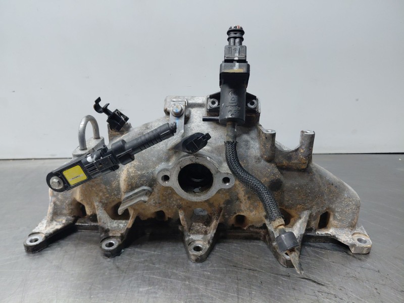 Recambio de colector admision para nissan nv 400 l3h2 referencia OEM IAM 1400300Q2K  
