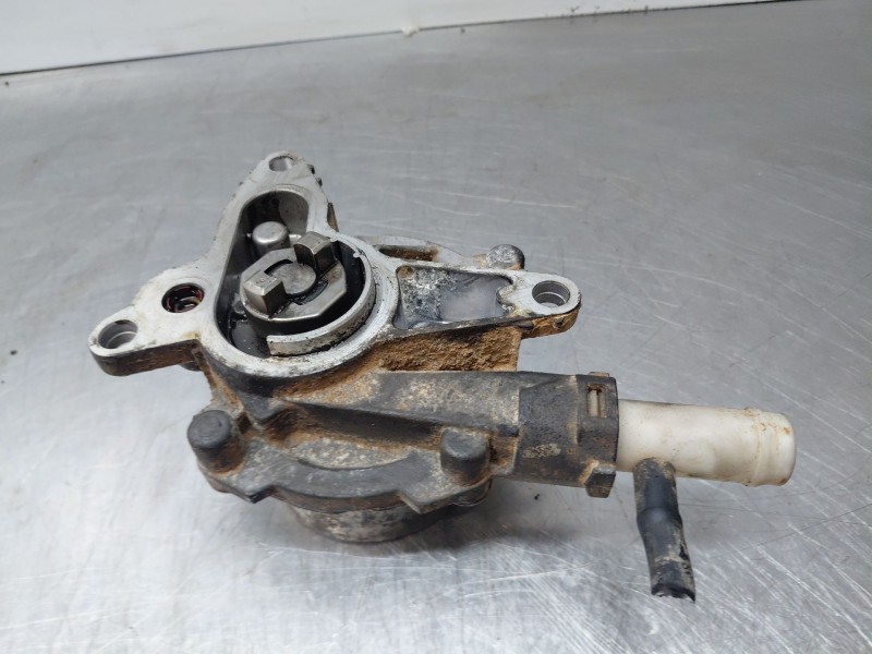 Recambio de depresor freno / bomba vacio para nissan nv 400 l3h2 referencia OEM IAM   