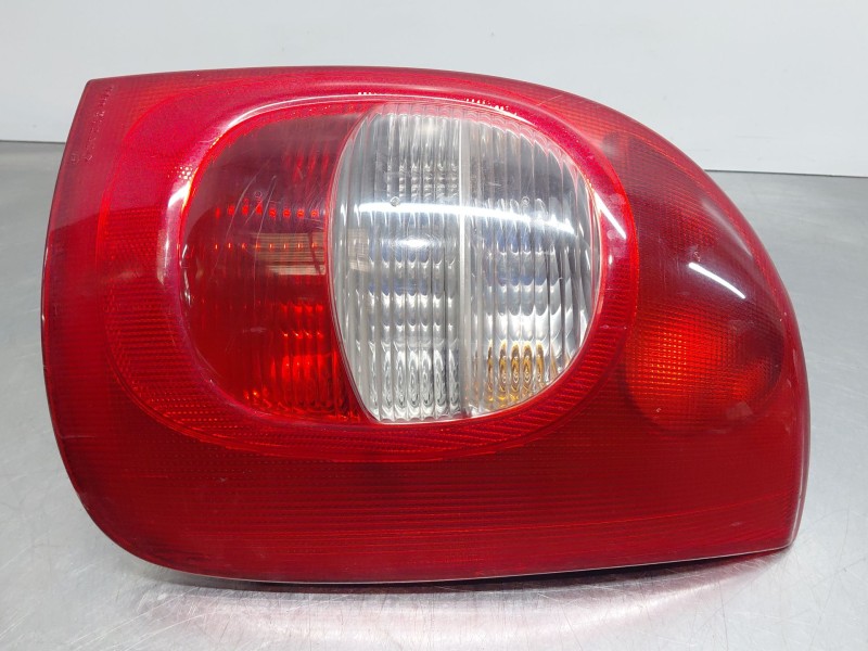 Recambio de piloto trasero derecho para citroën xsara picasso (n68) 2.0 hdi referencia OEM IAM 6351N0 9631563980 