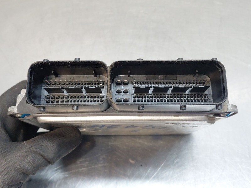 Recambio de centralita motor uce para volkswagen golf v (1k1) 1.9 tdi referencia OEM IAM   