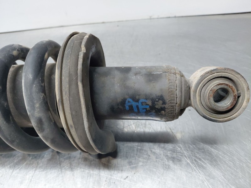 Recambio de amortiguador delantero derecho para nissan navara pick-up (np300) 4x4 referencia OEM IAM E61104KD3A  